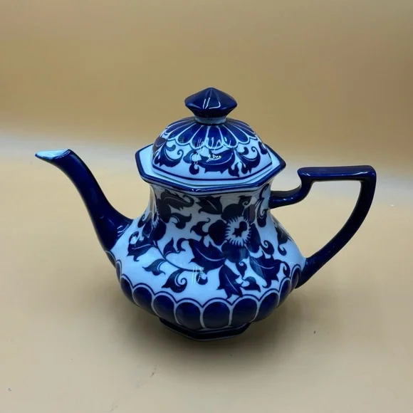 Antique Flow Blue octagonal teapot cobalt blue and white porcelain